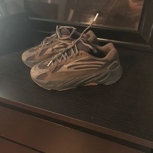 Adidas Yeezy 700 V2 Geode